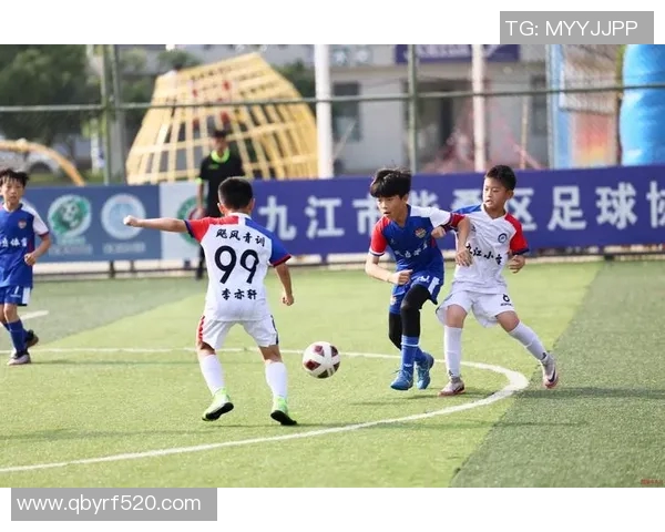 足球明星跨界中国娱乐圈引发热潮粉丝期待精彩合作与新作品发布